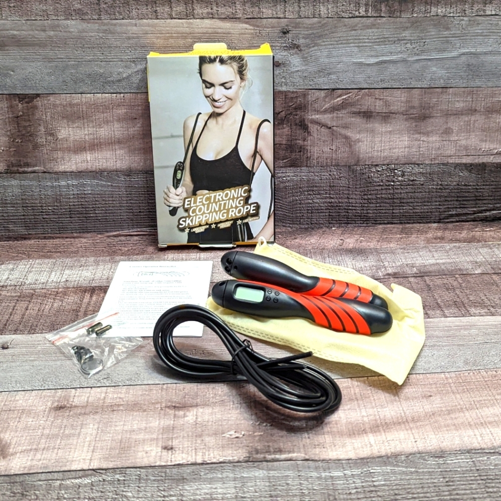 Electronic counting jump rope